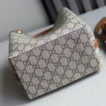 [TOP]Gucci GG Emblem bucket bag - Small - Image 9
