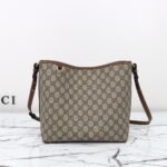 Gucci GG Emblem bucket bag - Medium - Image 10