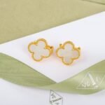 Van Cleef and Arpels Vintage Alhambra earrings - Image 2