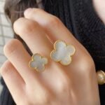 Van Cleef and Arpels Magic Alhambra Between the Finger ring - Image 5