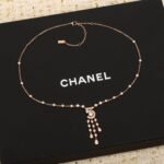 CHANEL Eternal N°5 necklace - Image 2
