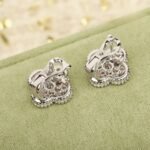 Van Cleef and Arpels Magic Alhambra earrings - Image 3