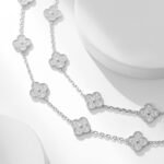 Van Cleef and Arpels Vintage Alhambra long necklace 20 motifs - Image 3