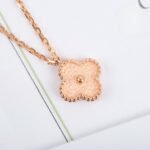 Van Cleef and Arpels Sweet Alhambra pendant - Image 4