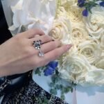 Van Cleef and Arpels Frivole Between the Finger ring - Image 3