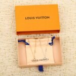 LOUIS VUITTON Ombre Blossom Pendant - Image 3