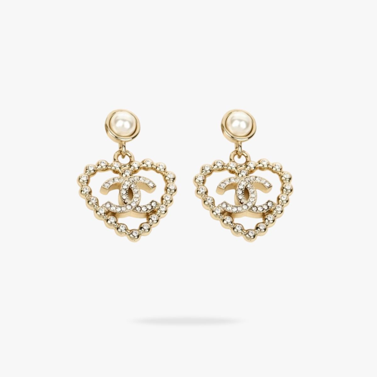 23-1-1.jpg CHANEL CC Pearl Heart earrings - Image 1