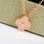 Van Cleef and Arpels Sweet Alhambra pendant - Image 5
