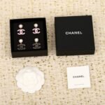 CHANEL CC Pearl earrings - Image 5