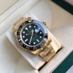 Rolex GMT Master II 40 mm Oyster Black Bezel Green mint Dial - Image 3