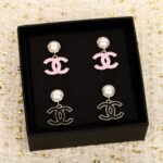 CHANEL CC Pearl earrings - Image 4